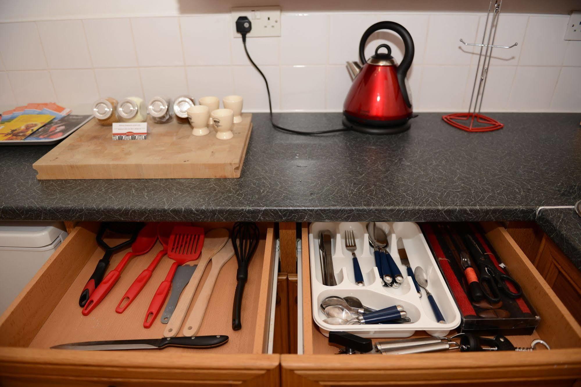 F3 2 Bedroomed Town House - Free Parking - Super 150 Mbps Wifi Near Gavin N Stacey Film House - 1 Free Dog Allowed Barry Εξωτερικό φωτογραφία