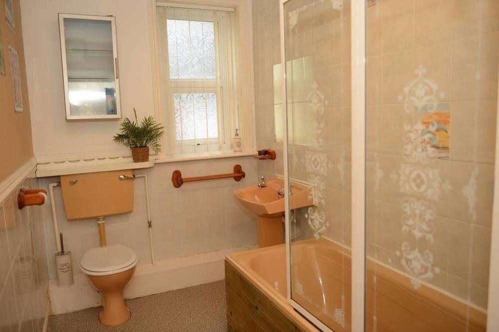 F3 2 Bedroomed Town House - Free Parking - Super 150 Mbps Wifi Near Gavin N Stacey Film House - 1 Free Dog Allowed Barry Εξωτερικό φωτογραφία