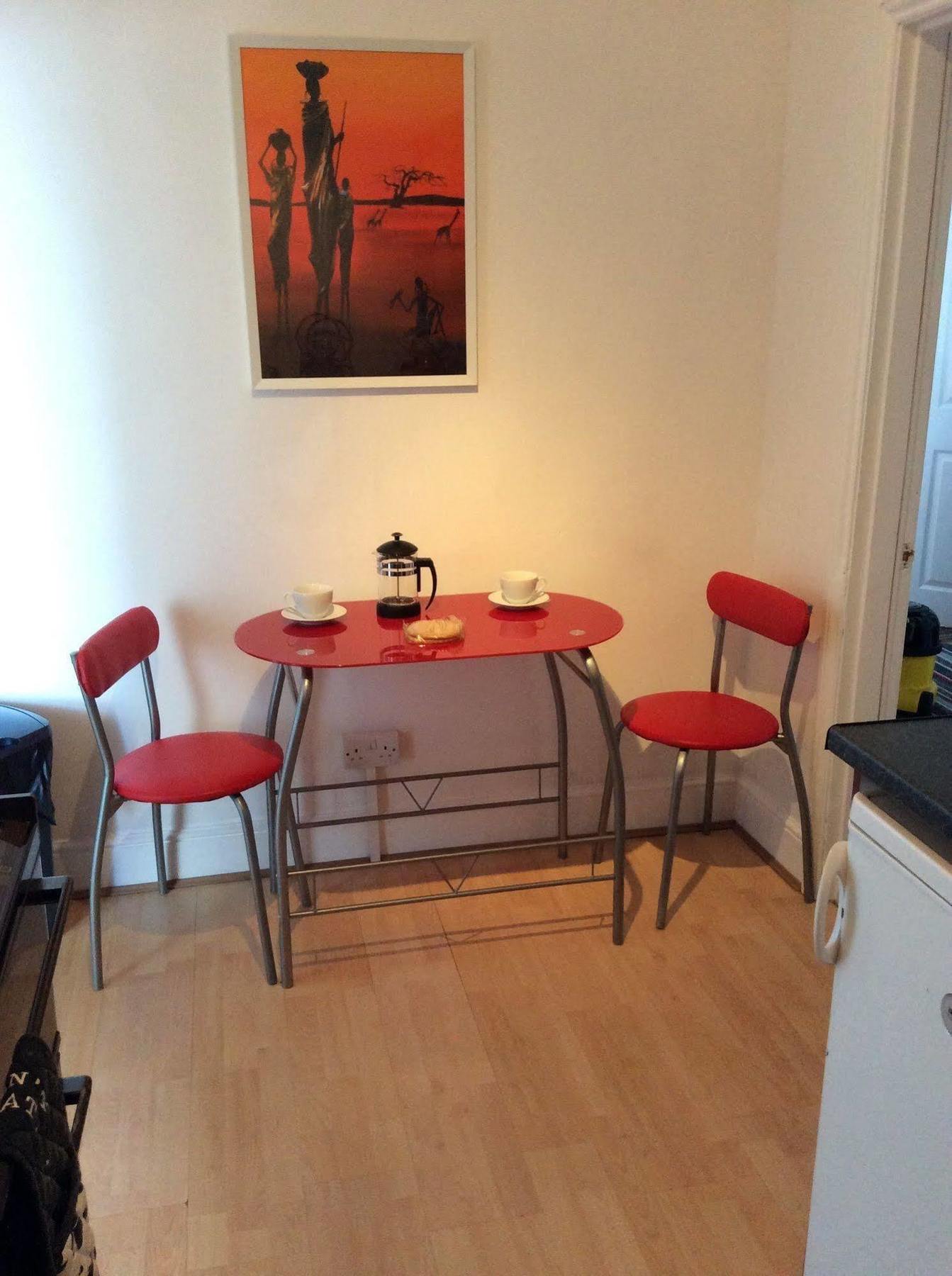 F3 2 Bedroomed Town House - Free Parking - Super 150 Mbps Wifi Near Gavin N Stacey Film House - 1 Free Dog Allowed Barry Εξωτερικό φωτογραφία