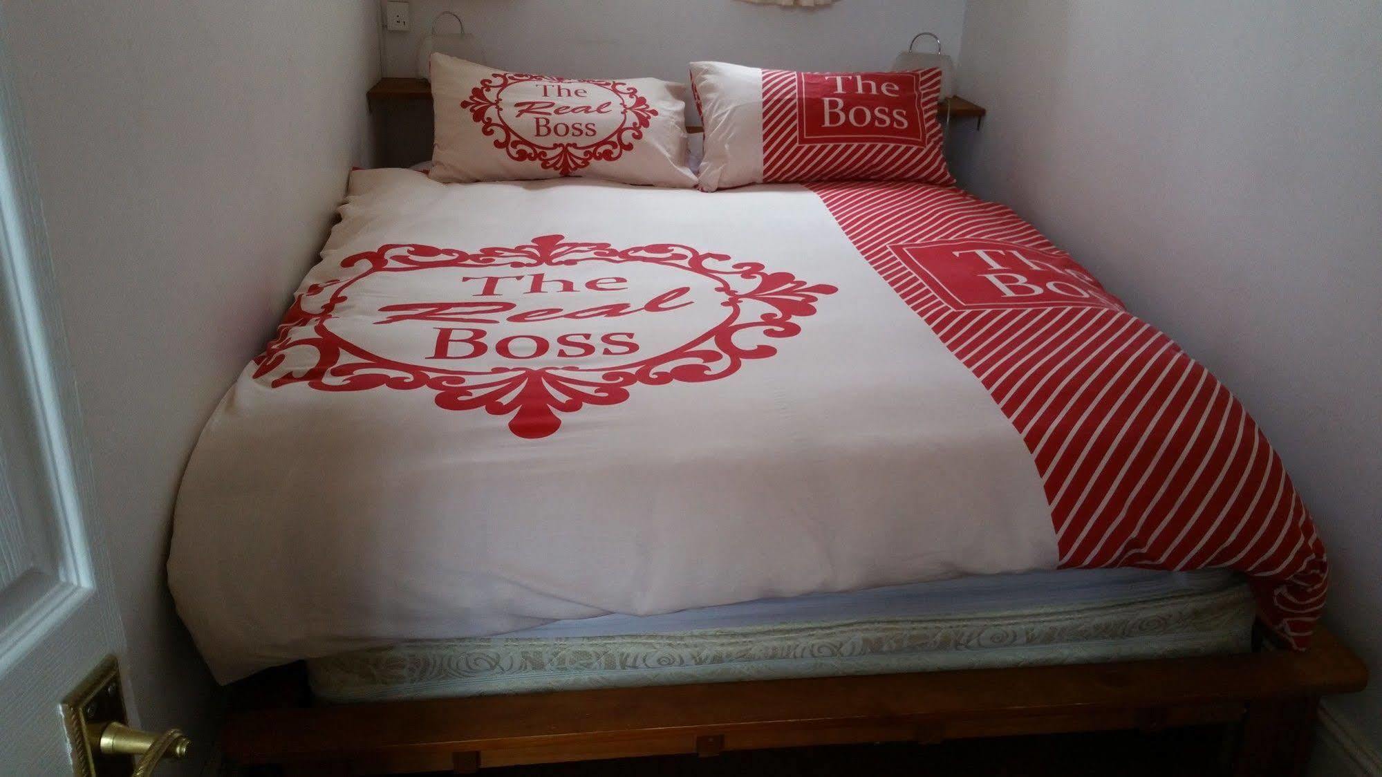 F3 2 Bedroomed Town House - Free Parking - Super 150 Mbps Wifi Near Gavin N Stacey Film House - 1 Free Dog Allowed Barry Εξωτερικό φωτογραφία