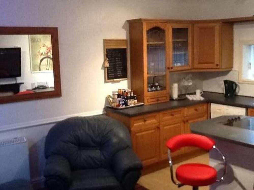 F3 2 Bedroomed Town House - Free Parking - Super 150 Mbps Wifi Near Gavin N Stacey Film House - 1 Free Dog Allowed Barry Εξωτερικό φωτογραφία