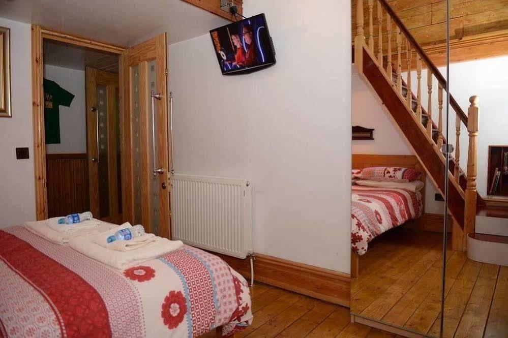 F3 2 Bedroomed Town House - Free Parking - Super 150 Mbps Wifi Near Gavin N Stacey Film House - 1 Free Dog Allowed Barry Εξωτερικό φωτογραφία